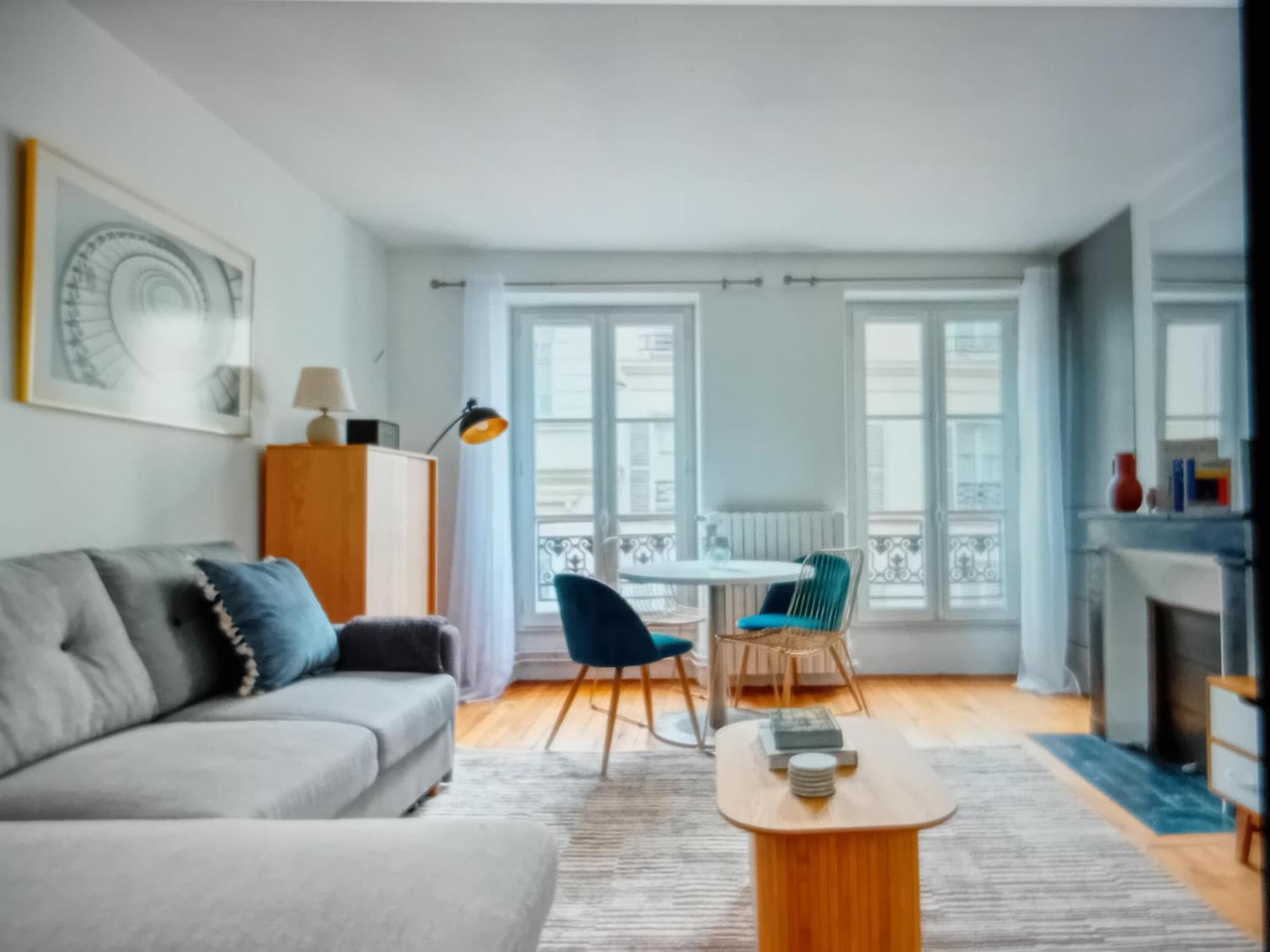 1mins At Gare Montparnasse, Center , Close To Eiffel Tour And Louvre Meusm,awesome Place Paris