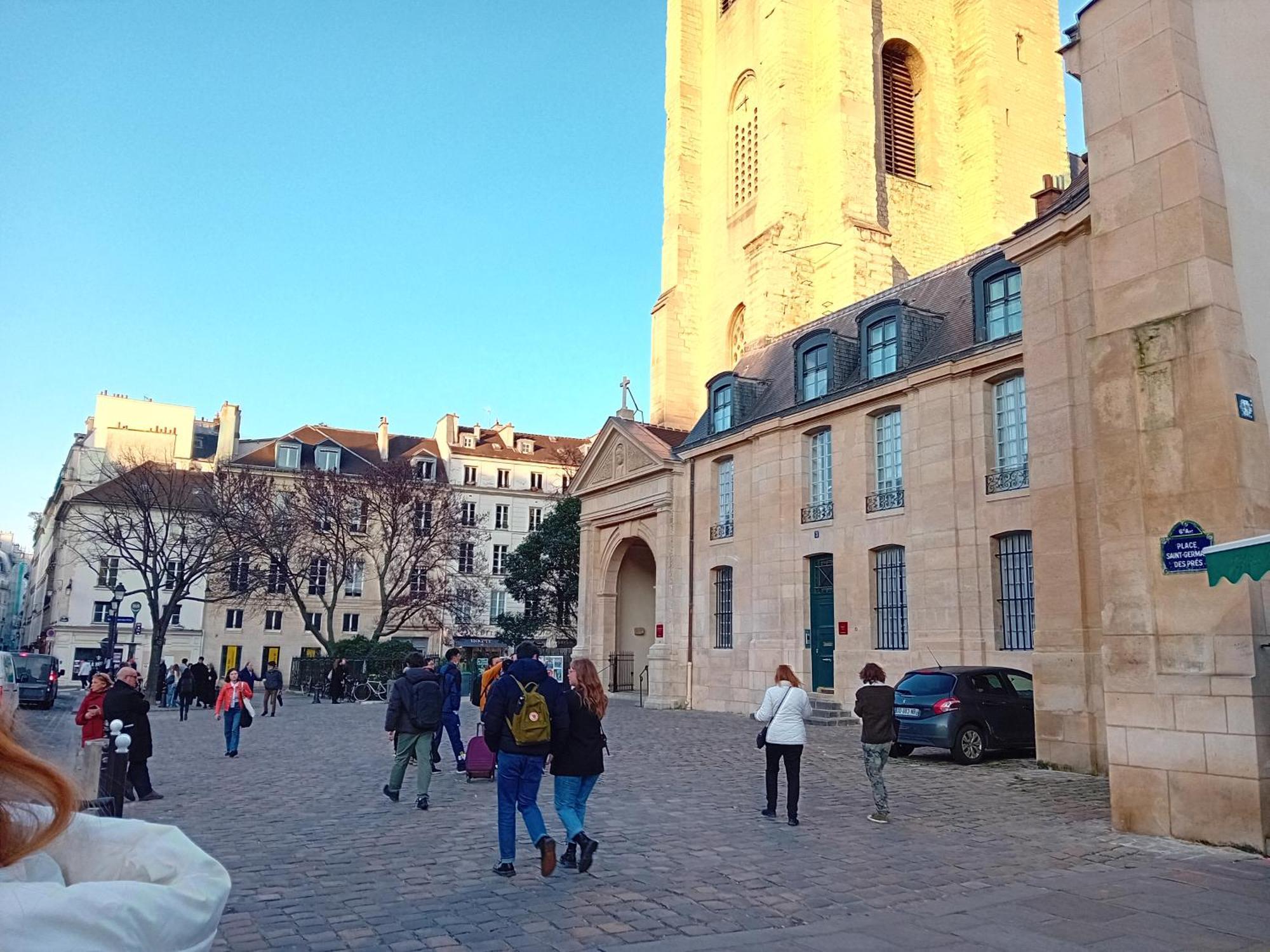 1mins At Gare Montparnasse, Center , Close To Eiffel Tour And Louvre Meusm,awesome Place *