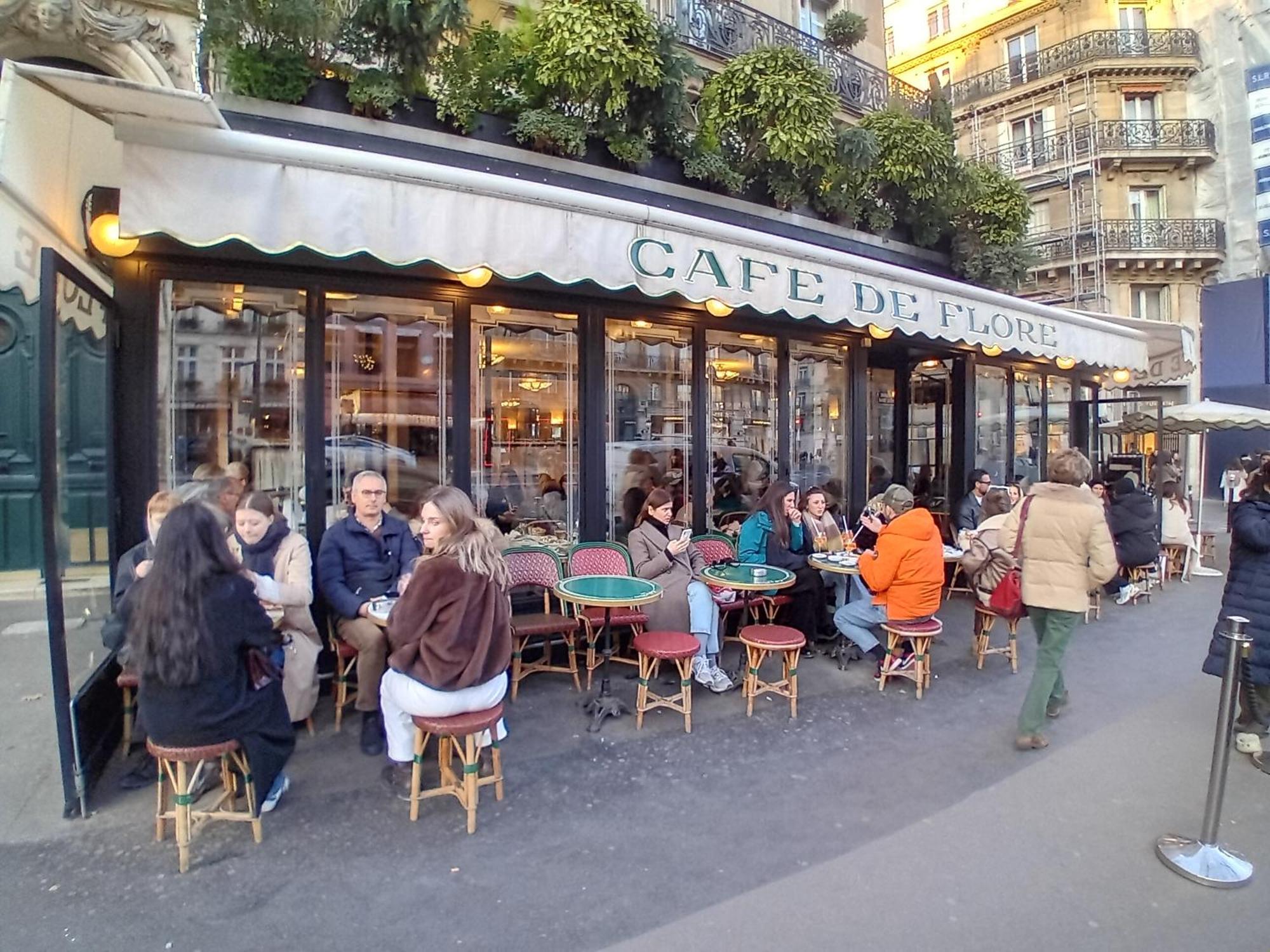 1mins At Gare Montparnasse, Center , Close To Eiffel Tour And Louvre Meusm,awesome Place *